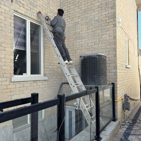 polycarbonate-canopy-installing-worksample-in-toronto